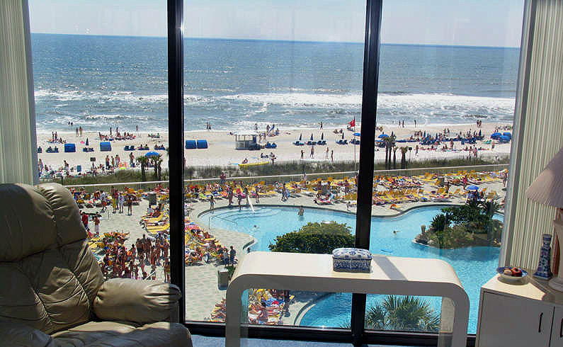 Edgewater Lagoon Pool view from Unit T1-502